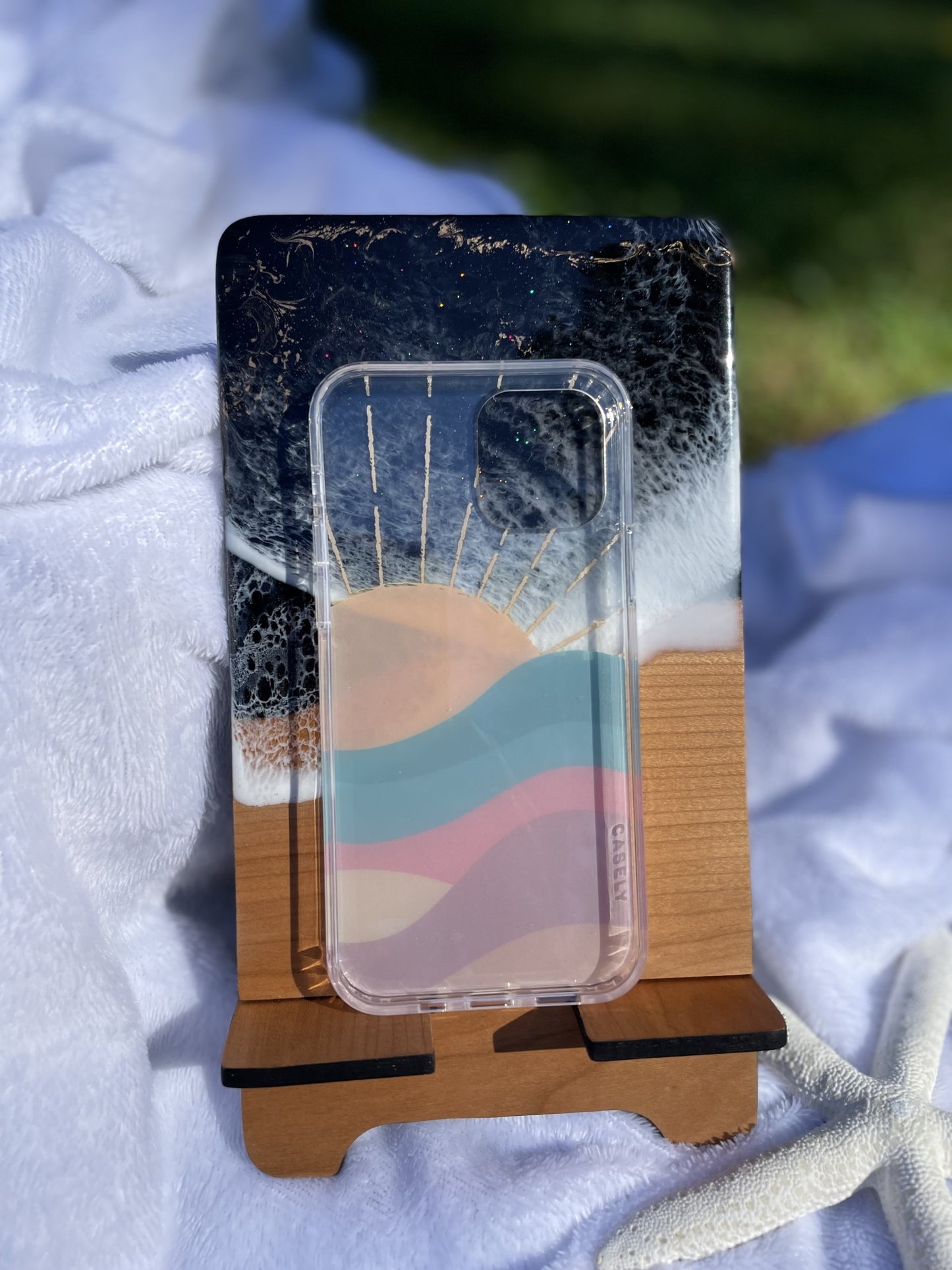 Resin Ocean Wave cell phone stand/Black